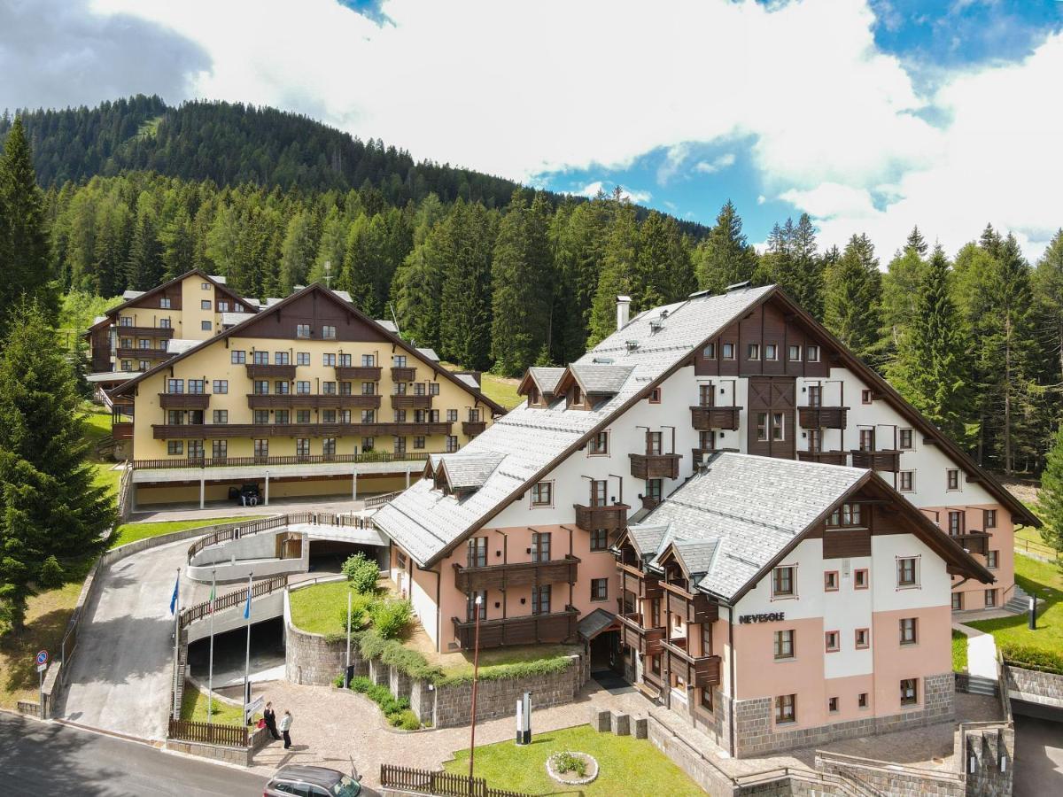 Nevesole Folgarida Resort Aparthotel ภายนอก รูปภาพ
