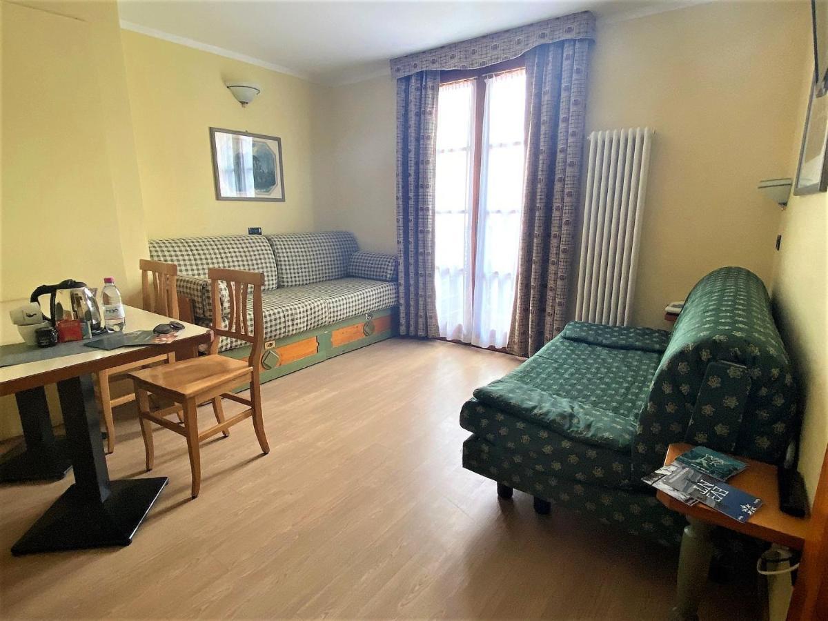 Nevesole Folgarida Resort Aparthotel ภายนอก รูปภาพ