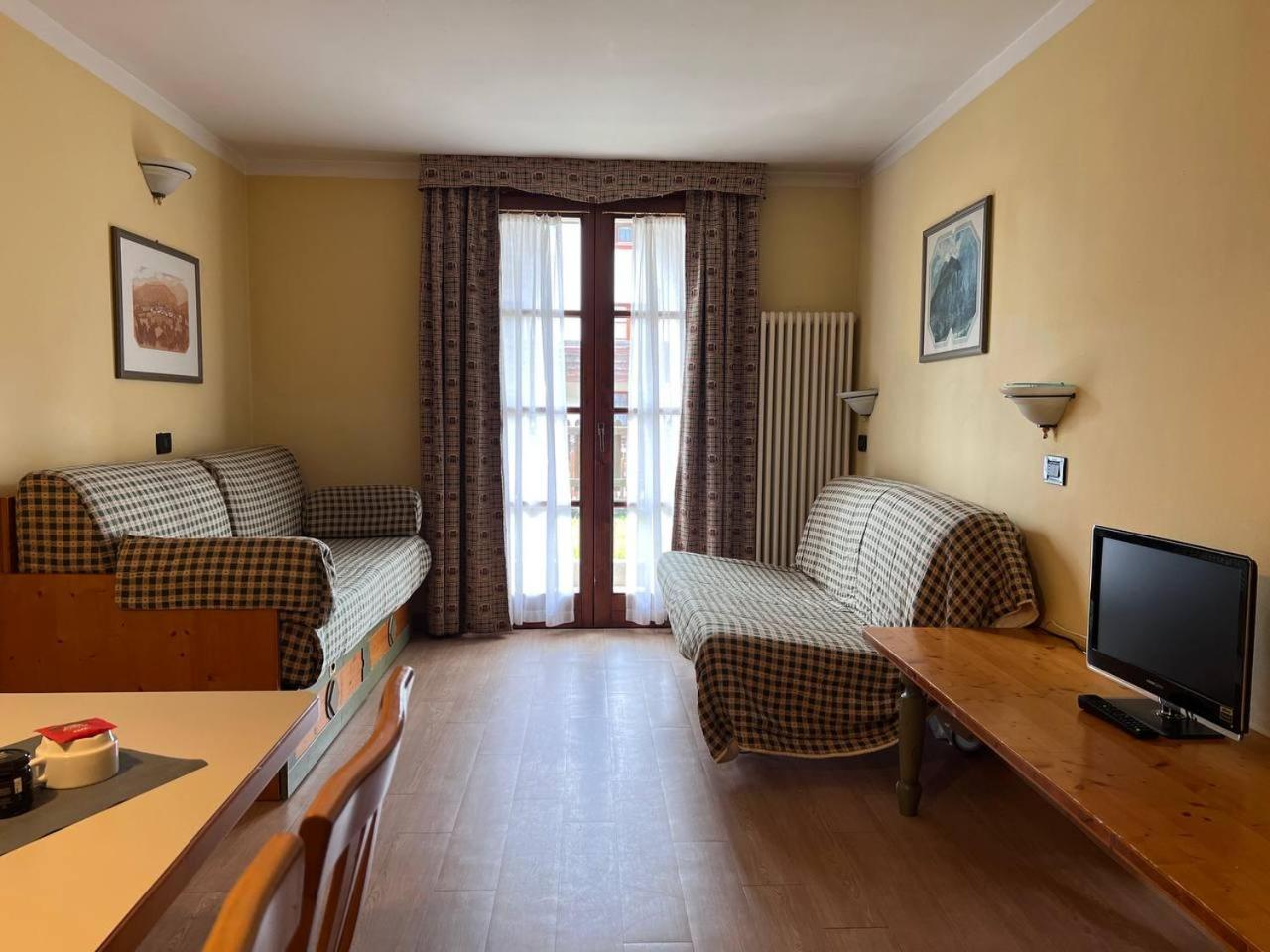 Nevesole Folgarida Resort Aparthotel ภายนอก รูปภาพ