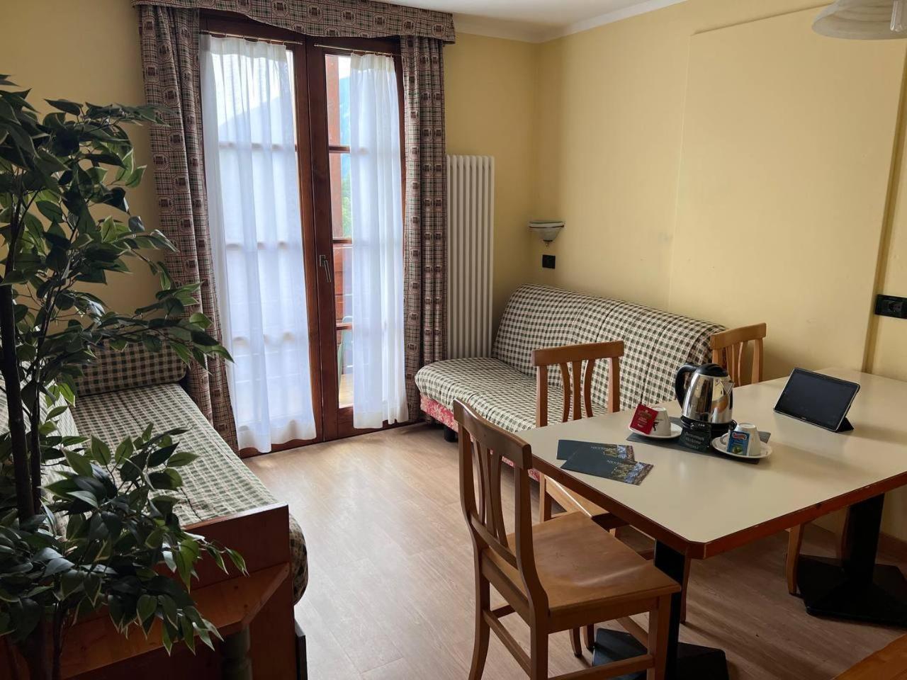 Nevesole Folgarida Resort Aparthotel ภายนอก รูปภาพ