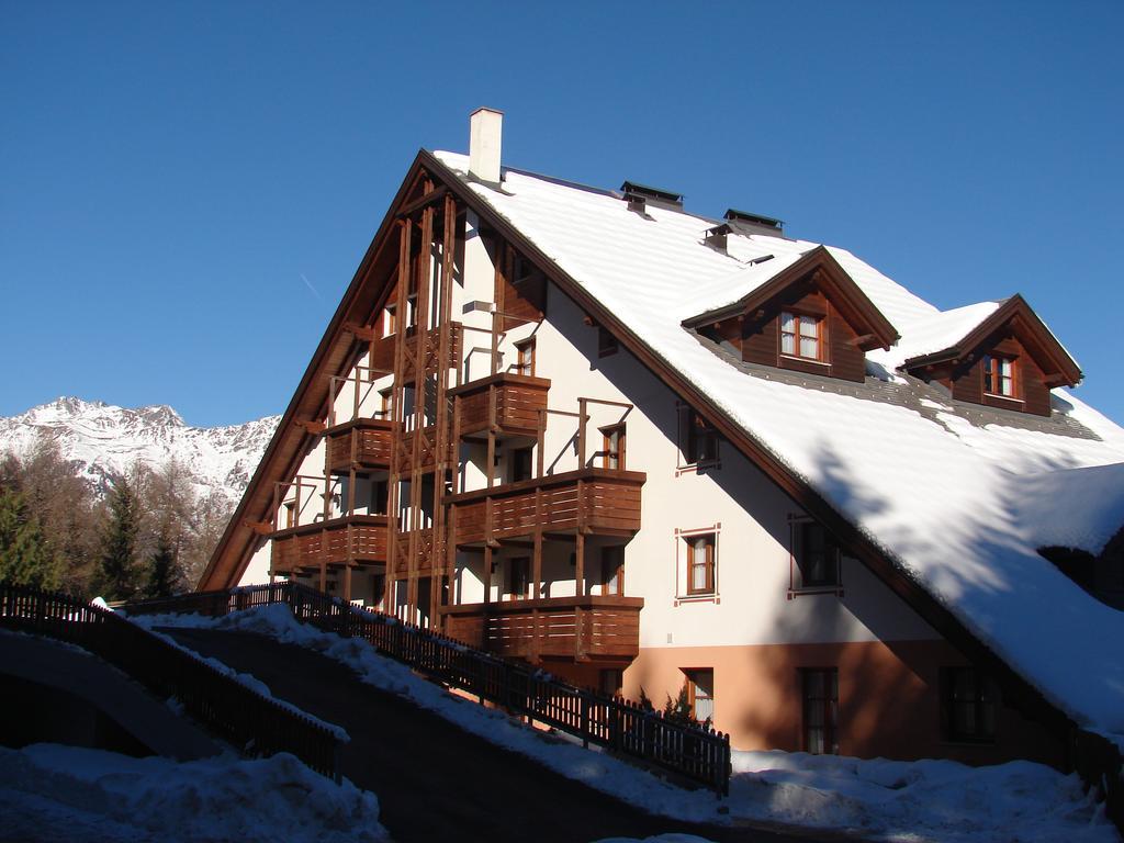 Nevesole Folgarida Resort Aparthotel ภายนอก รูปภาพ