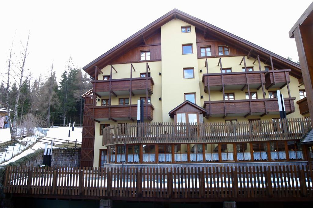 Nevesole Folgarida Resort Aparthotel ภายนอก รูปภาพ