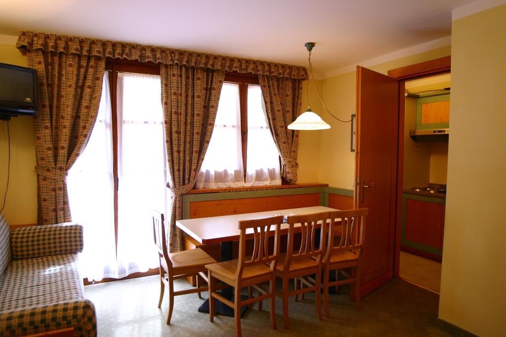 Nevesole Folgarida Resort Aparthotel ภายนอก รูปภาพ