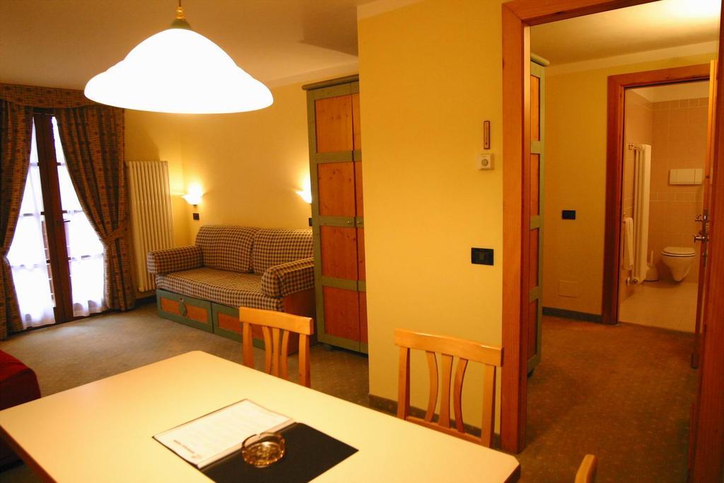 Nevesole Folgarida Resort Aparthotel ห้อง รูปภาพ