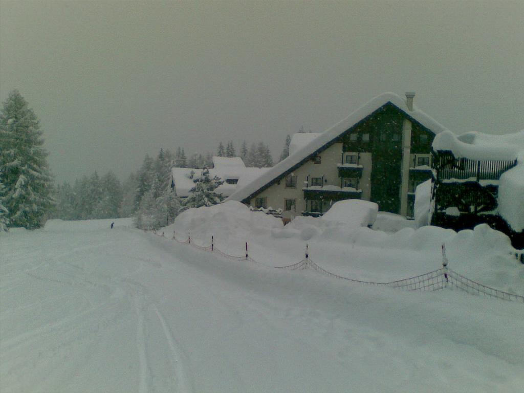 Nevesole Folgarida Resort Aparthotel ภายนอก รูปภาพ