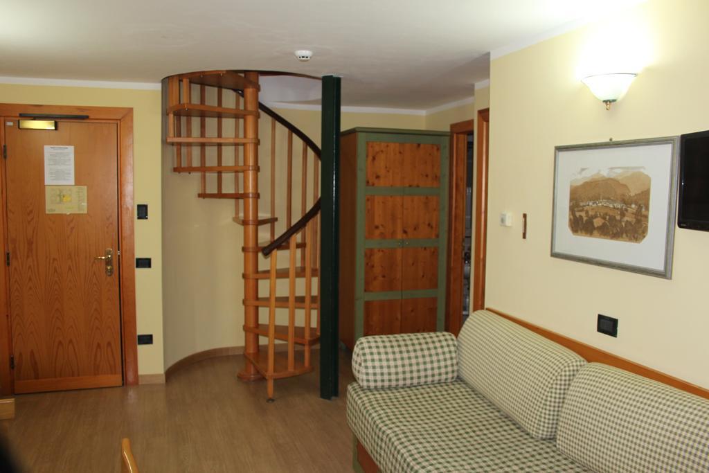 Nevesole Folgarida Resort Aparthotel ภายนอก รูปภาพ