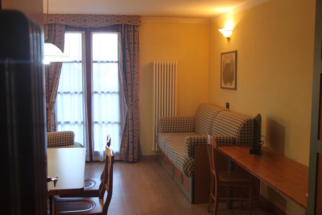 Nevesole Folgarida Resort Aparthotel ภายนอก รูปภาพ