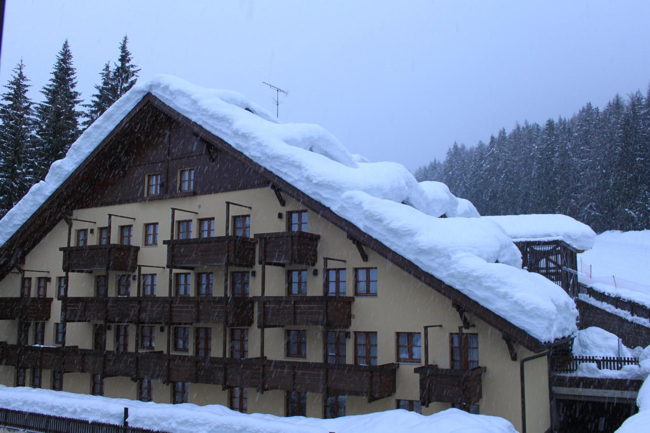 Nevesole Folgarida Resort Aparthotel ภายนอก รูปภาพ