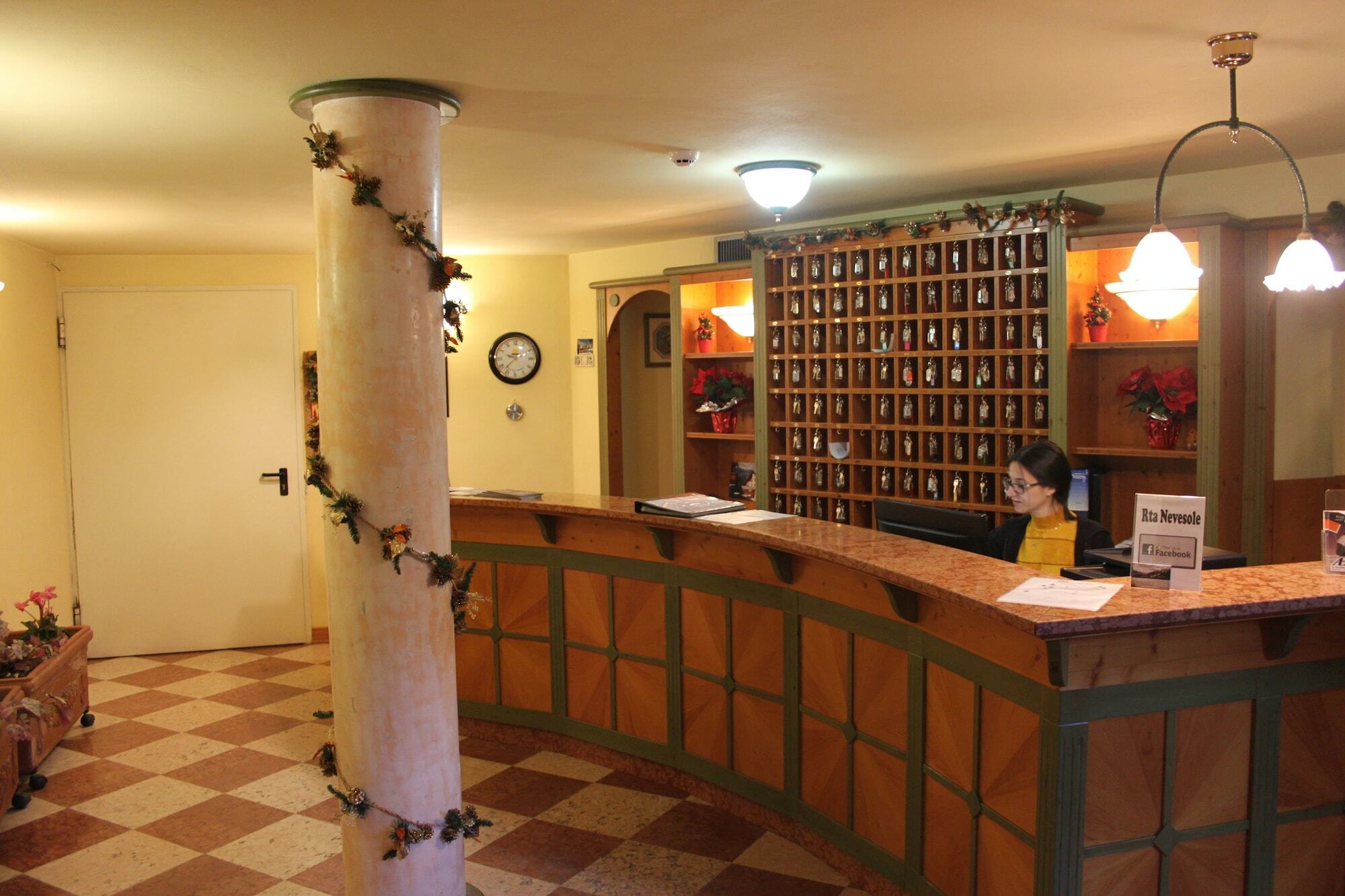 Nevesole Folgarida Resort Aparthotel ภายนอก รูปภาพ